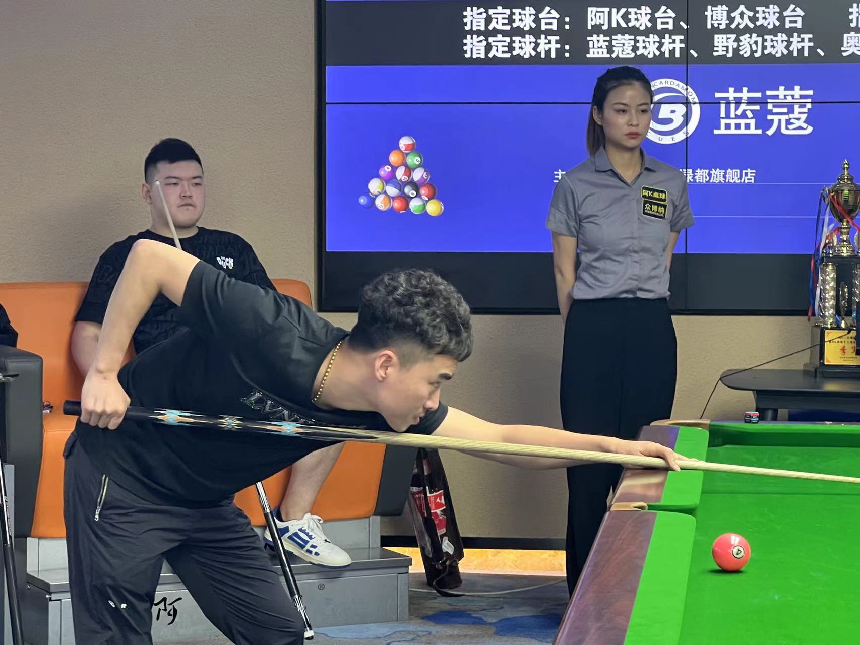 二前锋站位 二前锋站位